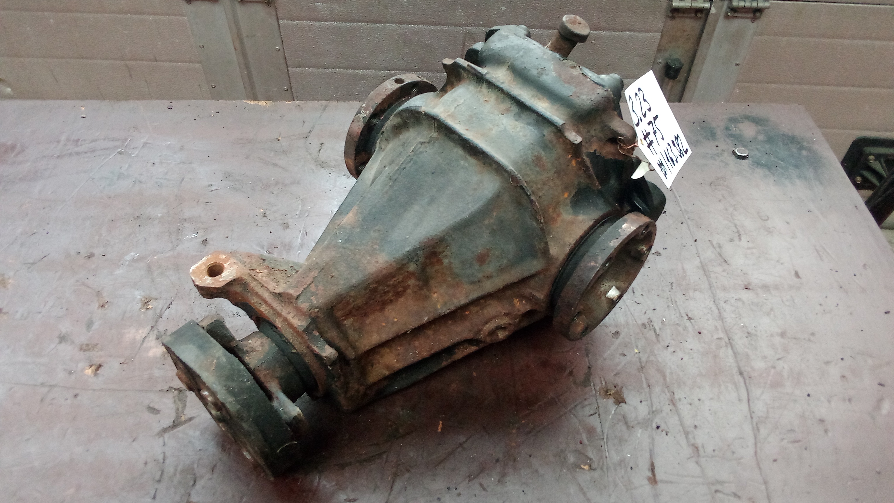 3.23 / 3:23 / A2023502014 / A2013511608 Mercedes W202 W210 Differential für Hinterachse #75