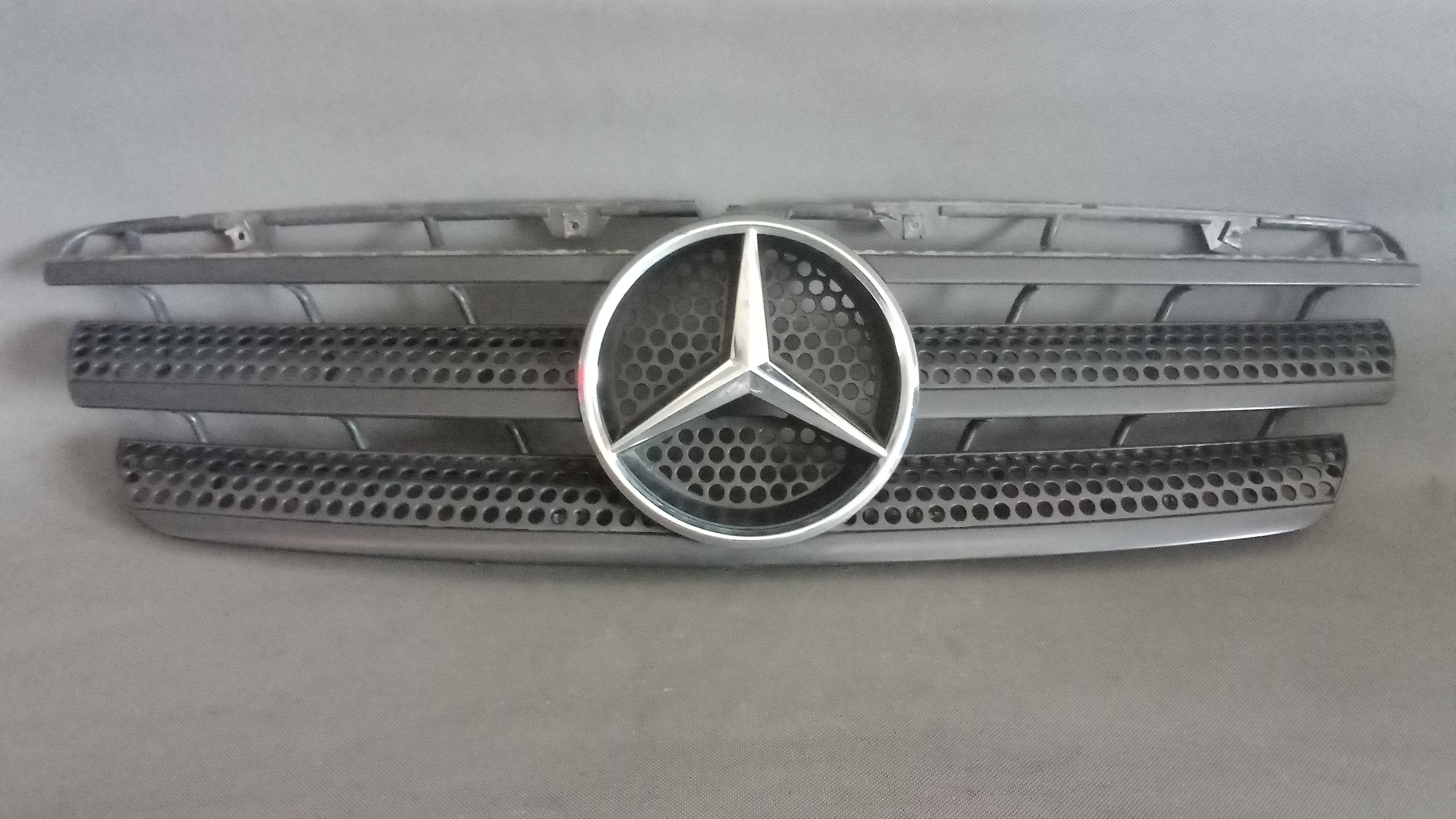 A1638800185 Grill Kühlergrill Mercedes W163 M-Klasse