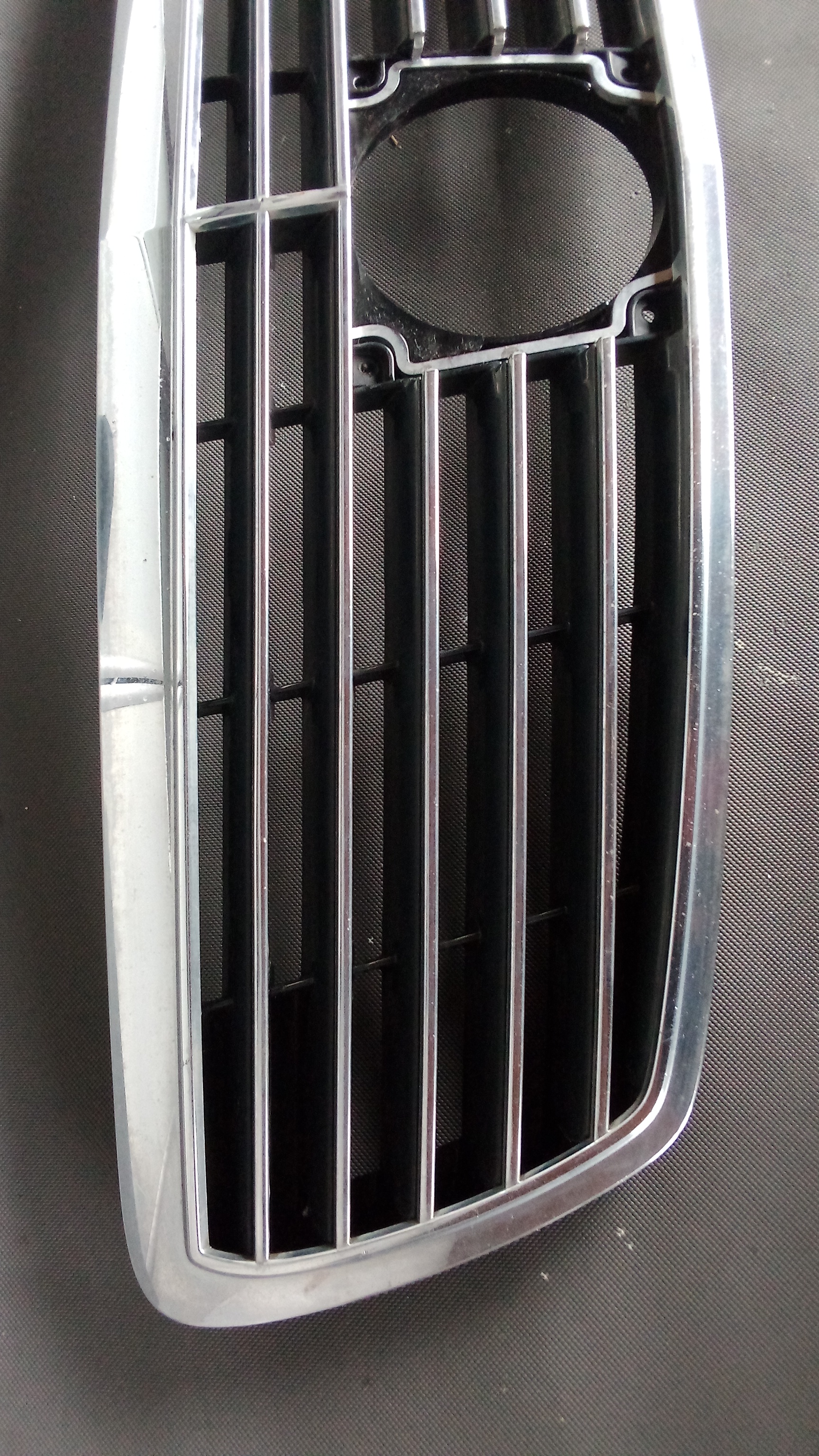 A2118800683 9040 Mercedes Kühlergrill Grill W211 E-Klasse Elegance Schwarz #9E