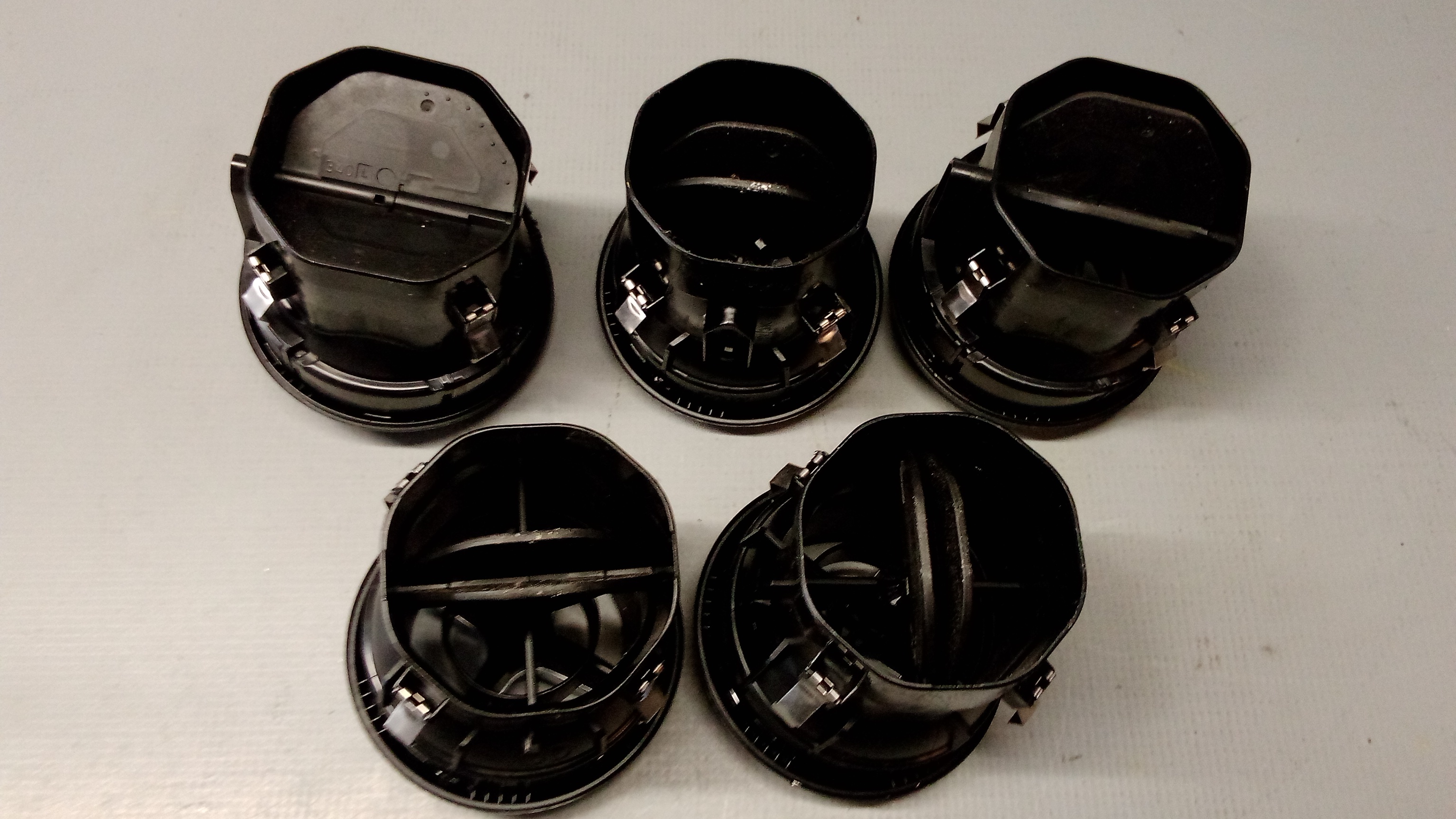 A1768300754 A1768300354 9051 W176 A-Klasse Belüftungsdüse Luftdusche #17