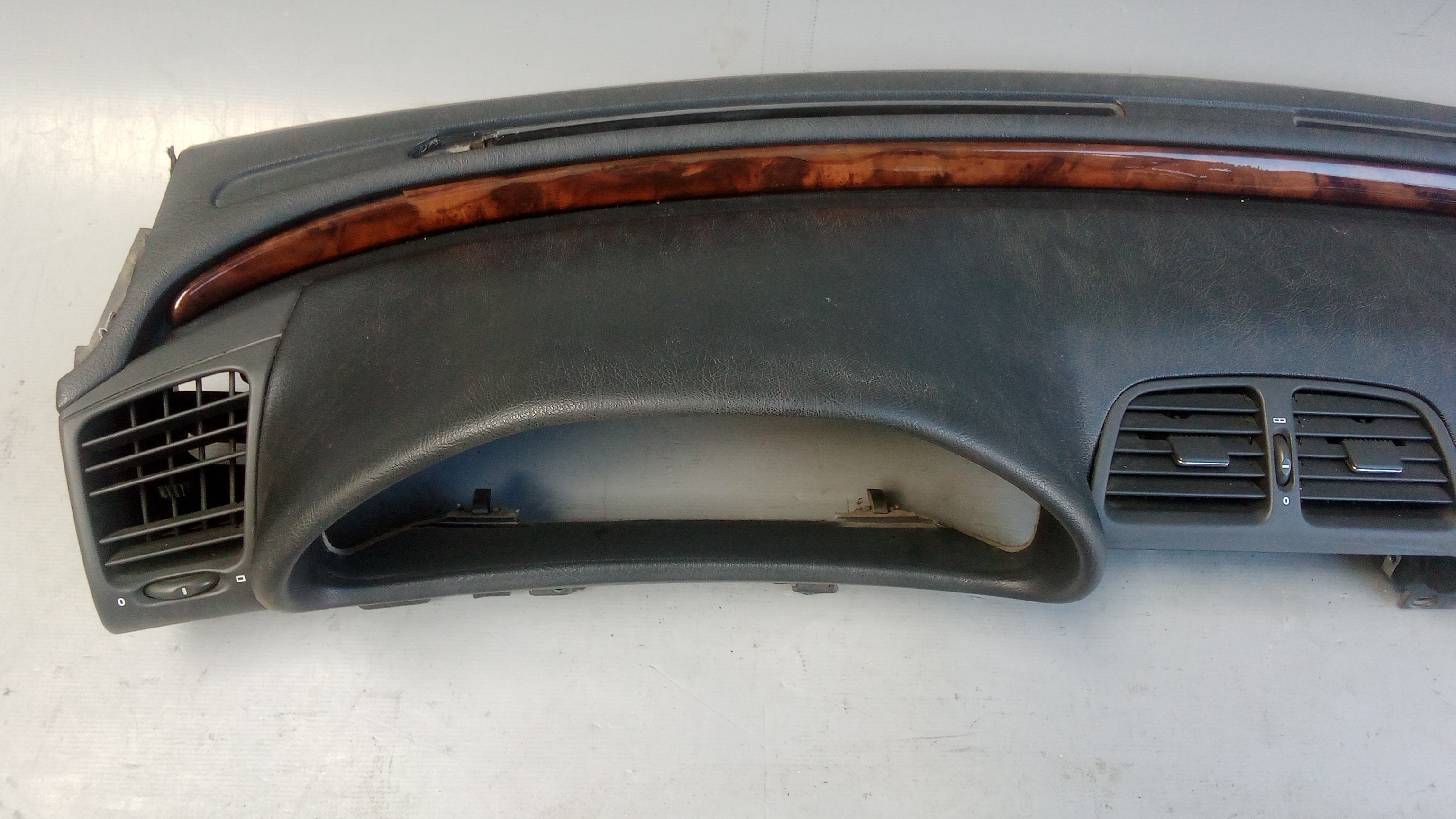 A2086802087 A2088300354 Mercedes W208 CLK Armaturenbrett Cockpit #K2