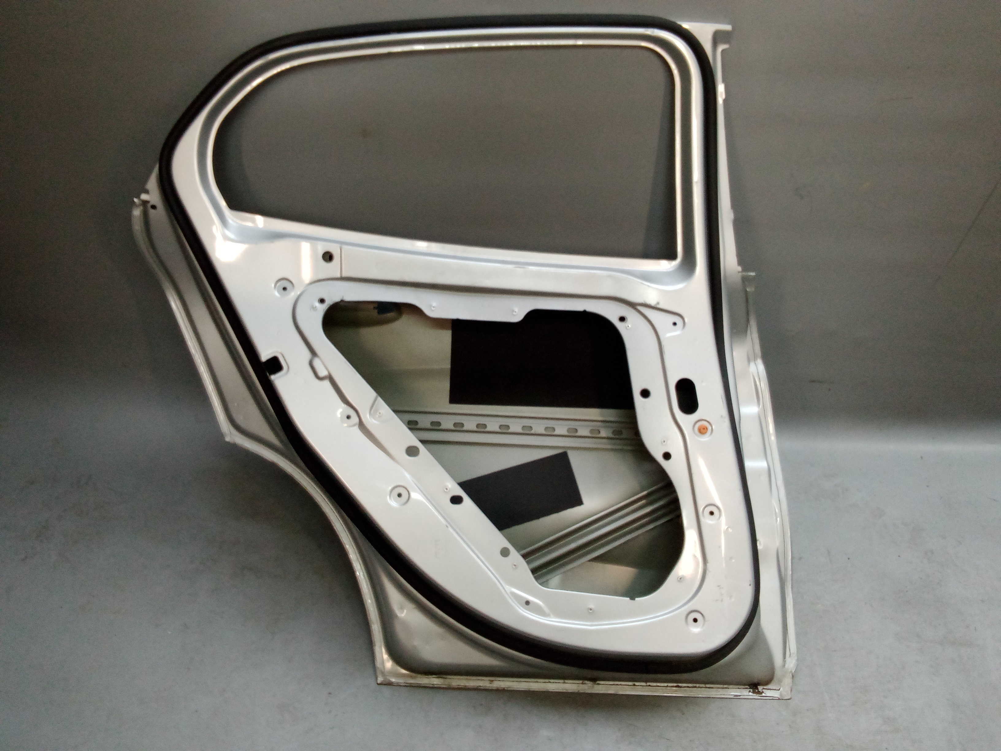 A1567300105 A1567230110 Mercedes X156 GLA Tür Hinten Links Silber #F3