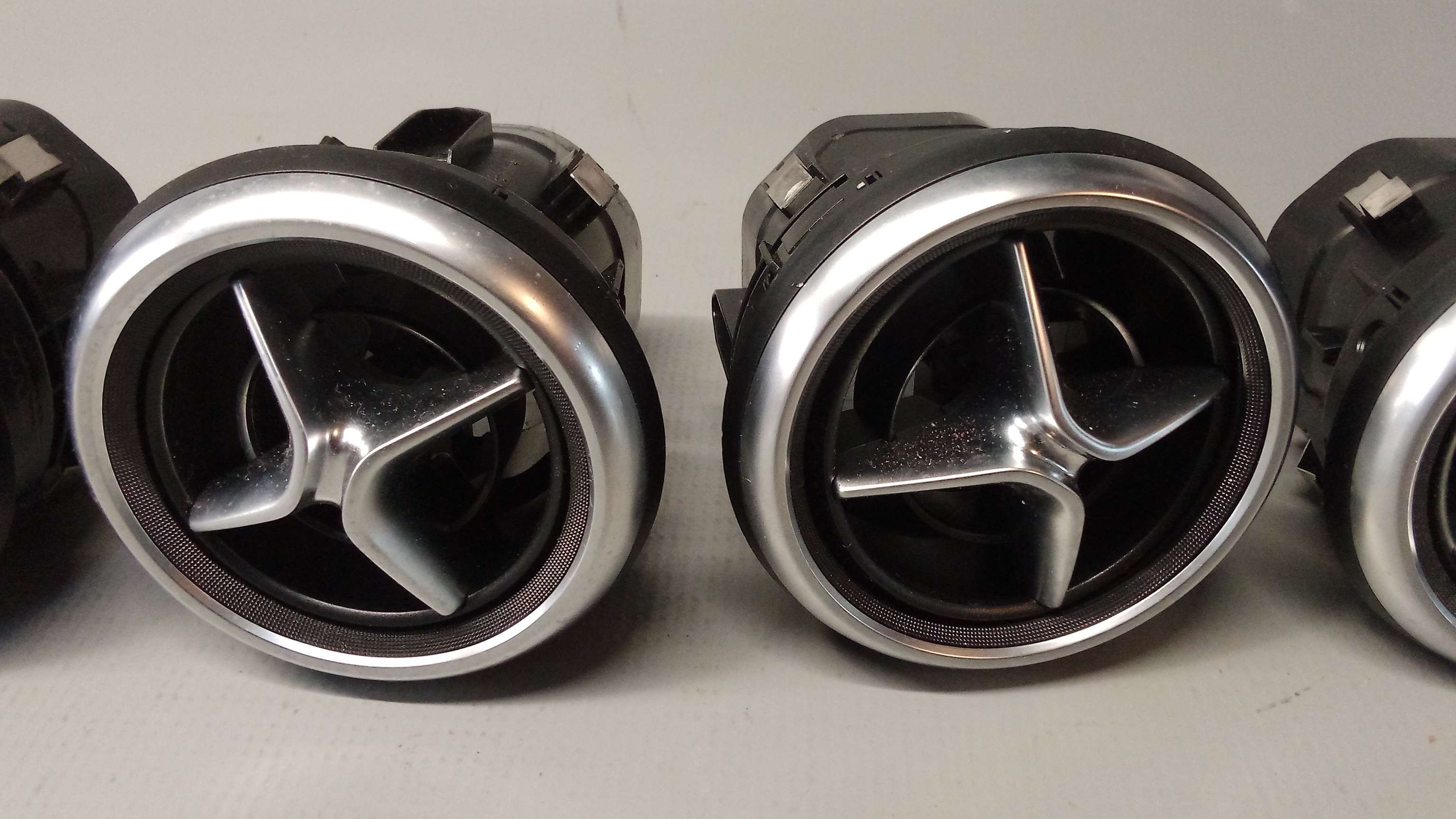 A1768300754 A1768300354 9051 W176 A-Klasse Belüftungsdüse Luftdusche #17