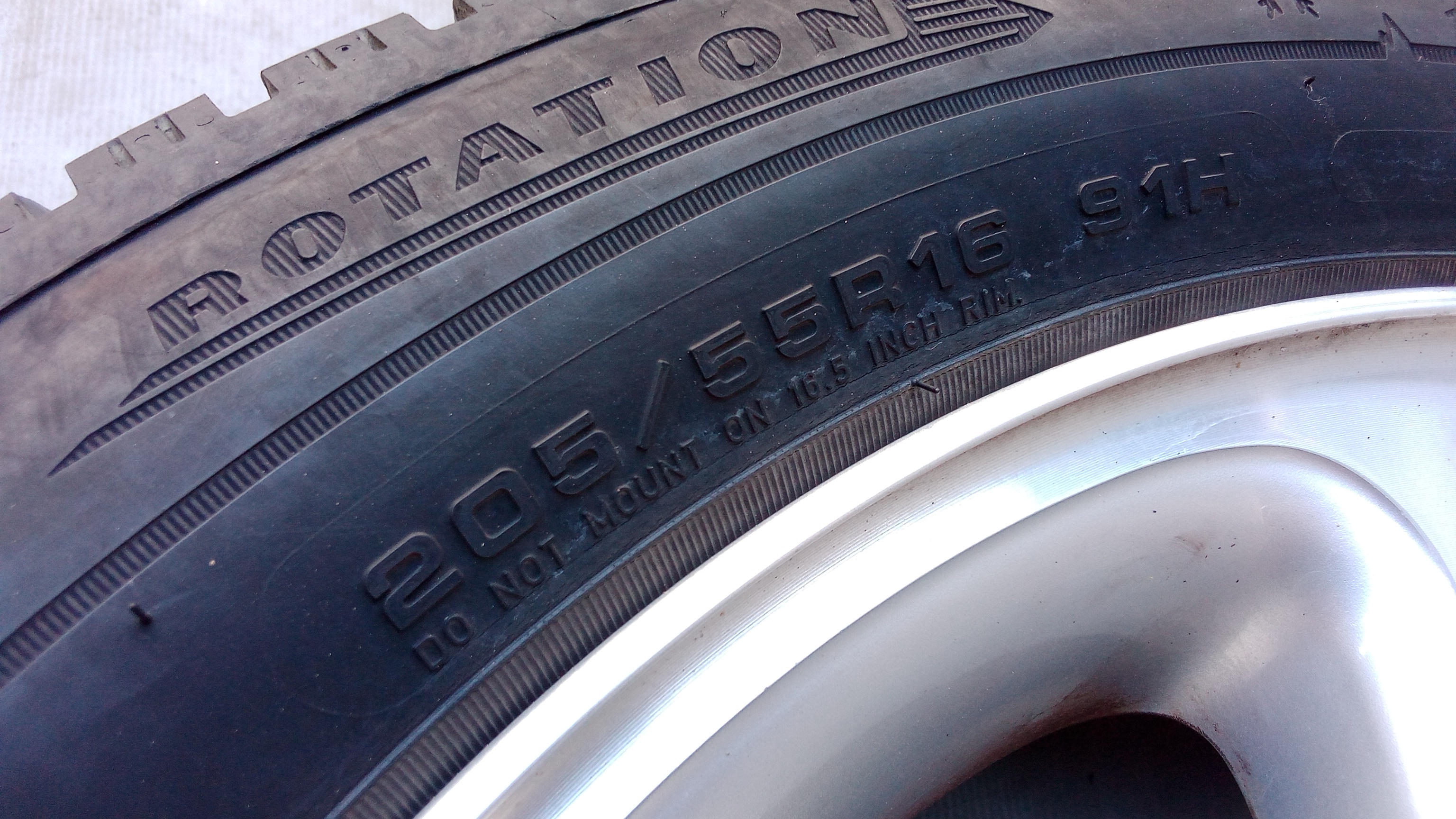 A2034010702 Mercedes W203 C-Klasse Alufelgen + Winterreifen 205 55 R16 91H #XM