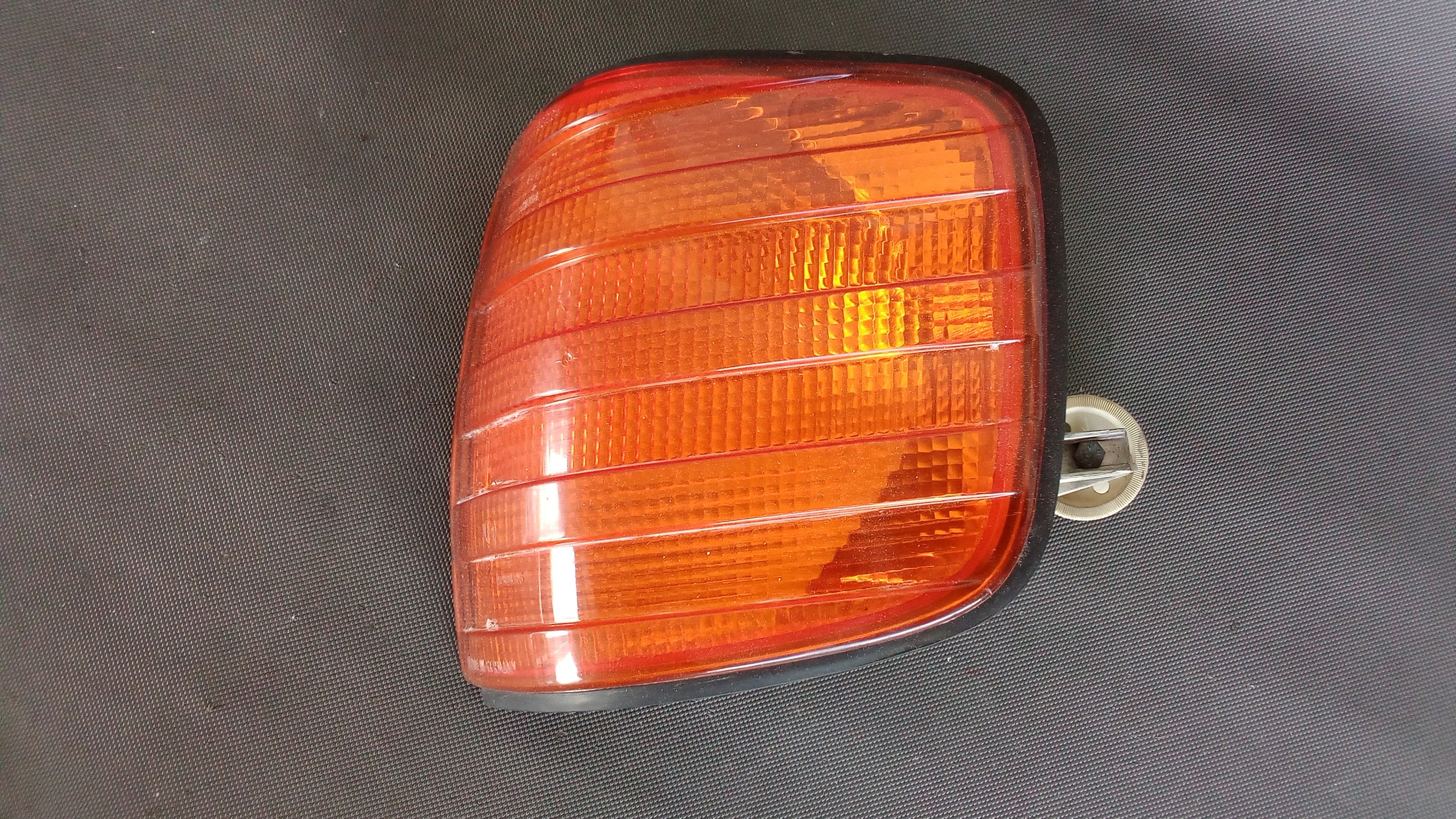 A0008209021 1305233920 Mercedes BOSCH W126 S-Klasse Blinker Vorne Links #24