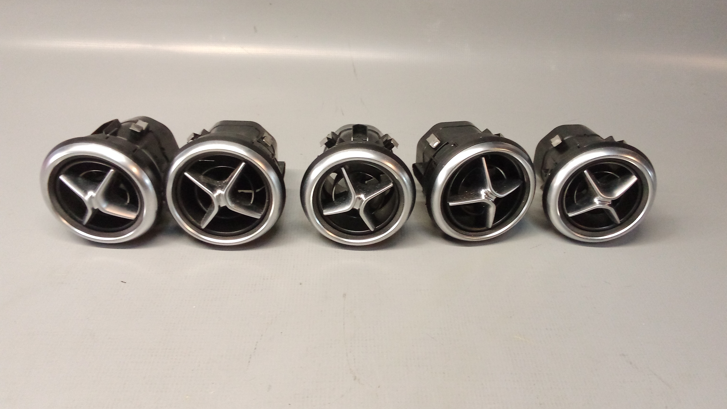 A1768300754 A1768300354 9051 W176 A-Klasse Belüftungsdüse Luftdusche #17