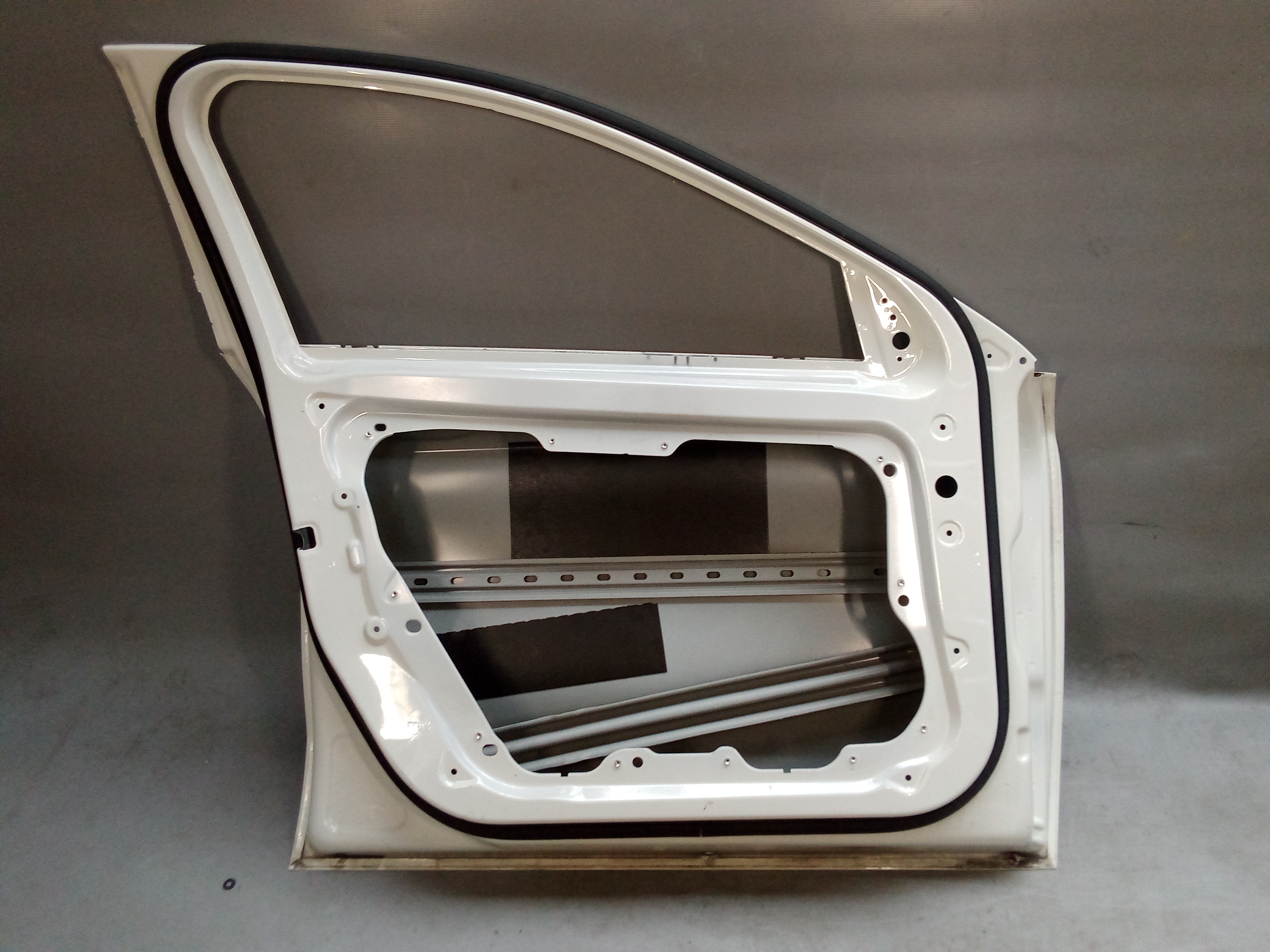 A1567200105 Mercedes X156 GLA Fahrertür Tür Links Vorne Weiss #R3