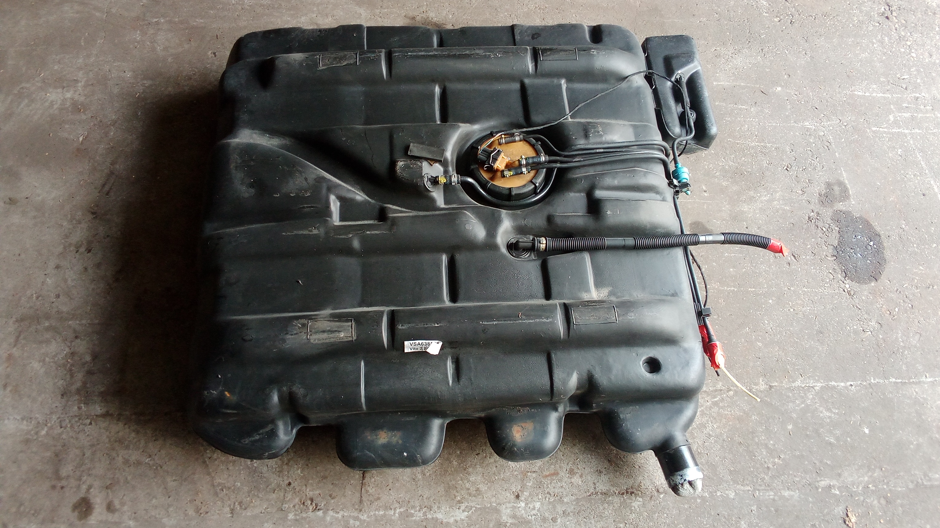 Mercedes W638 Vito Viano Diesel Tank Kraftstofftank Tankgeber A6384710701 / A6385420904 #6