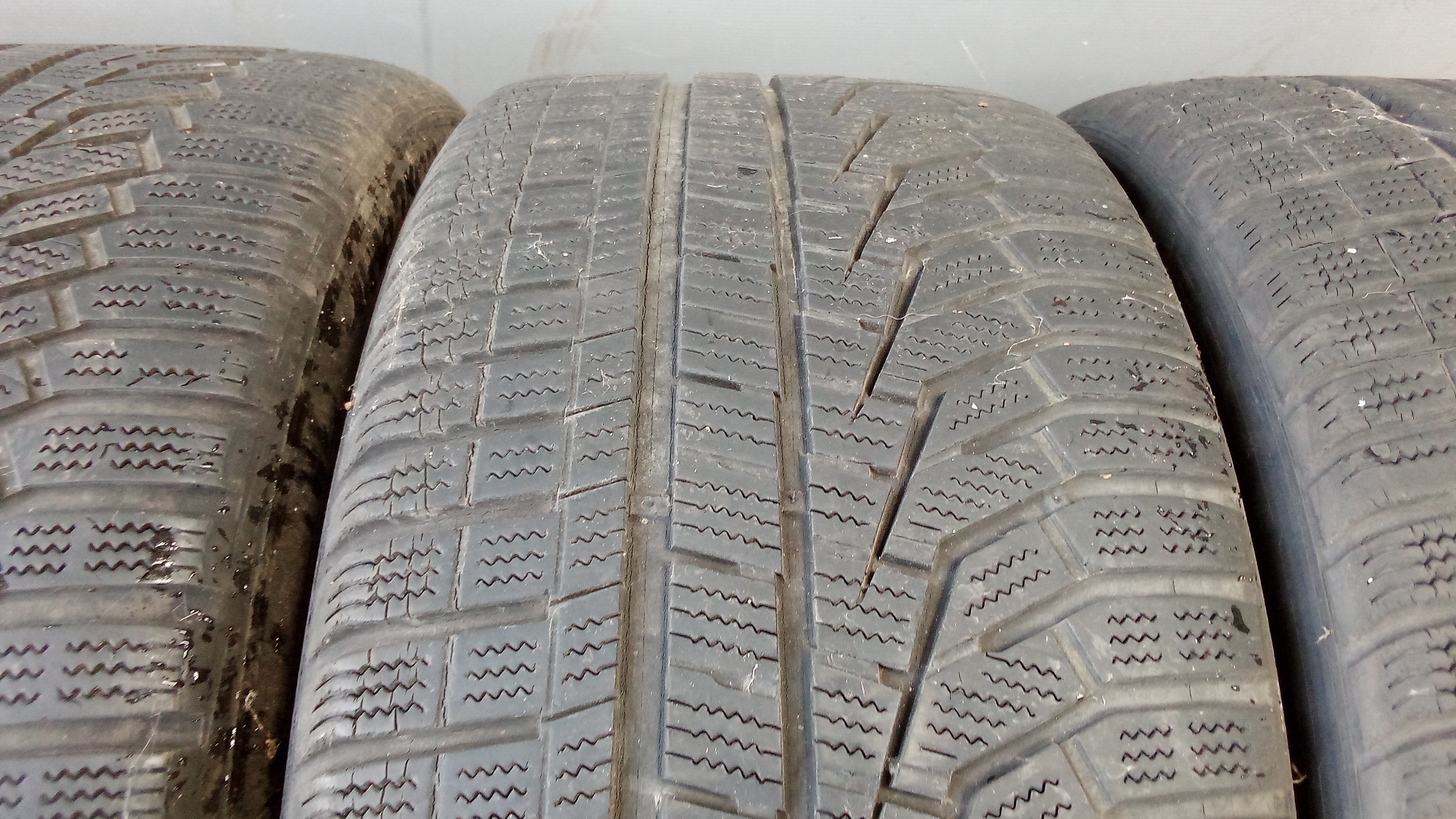 Hankook Winterreifen 255 40 R19 100V / i Cept Evo2 / 6mm + 5mm #Xi